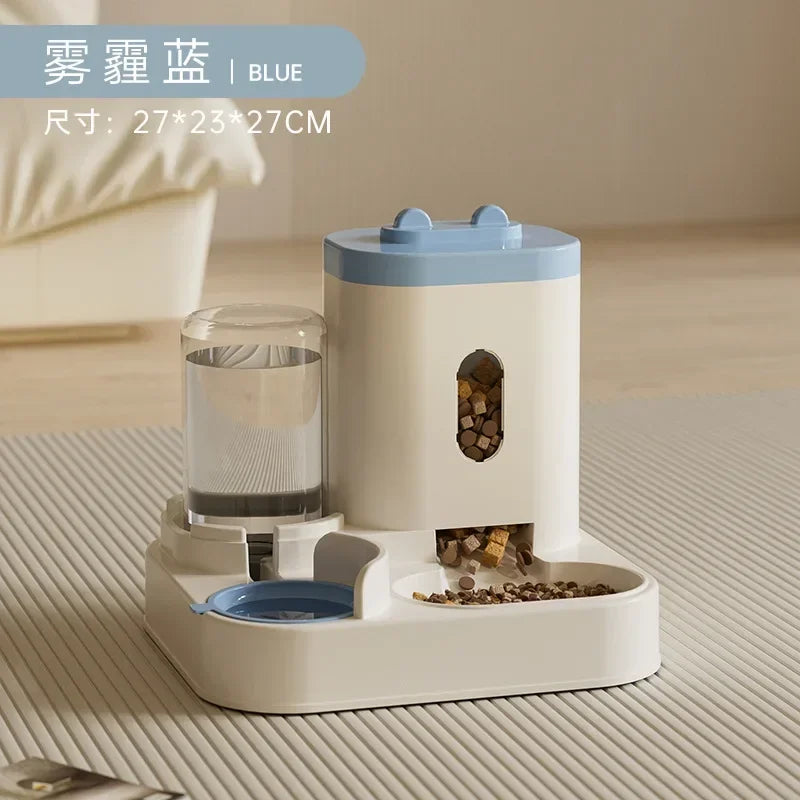 Automatic feeder for dogs and cats