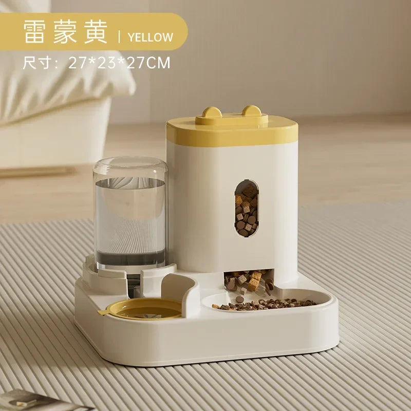 Automatic feeder for dogs and cats